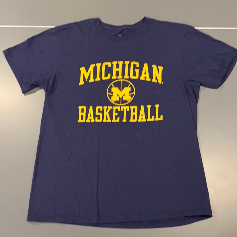 University of Michigan Basketball t-shirt